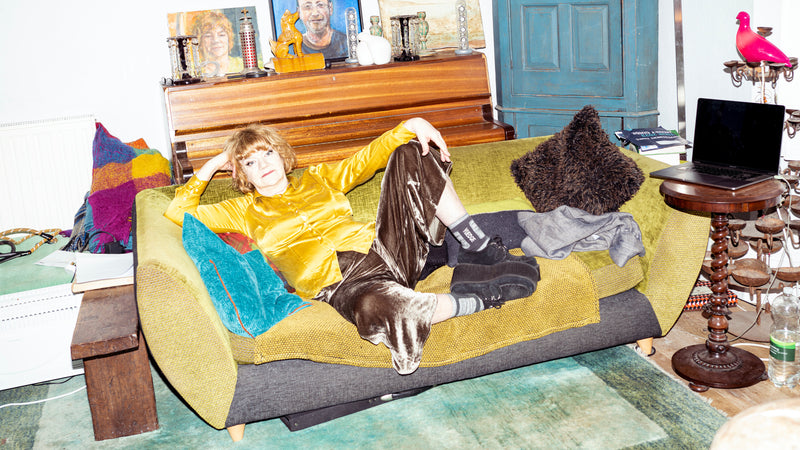 POST-PUNK LEGEND GINA BIRCH UNVEILS DEBUT SOLO ALBUM, I PLAY MY BASS LOUD