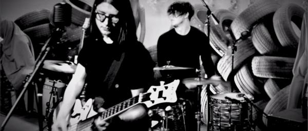 THE DEAD WEATHER PREMIERE SECOND OF FOUR TECHNIQUE AND INSTRUMENT DISCUSSION VIDEOS